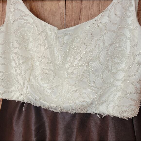NWT Vivi Ta Ivory & Chocolate 2 Piece Gown, Style # VT2056, Sz 4 - Picture 4 of 12